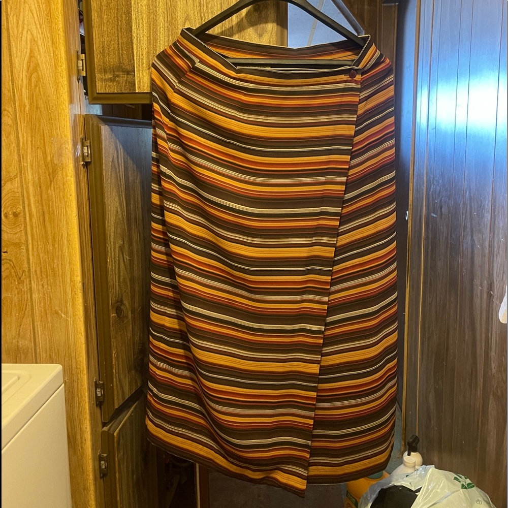 Beautiful brown, rust, and mustard striped wrap skirt 14 lined.